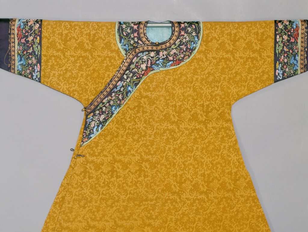 图片[3]-Fragrant Color Dark Hooked Lotus Bat Zhang Satin Pattern Robe-China Archive